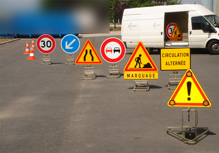 Panneaux de signalisation temporaire